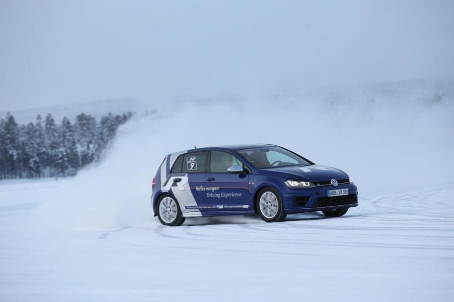  Volkswagen Golf R 5-Door 2013 года  (фото 100 из 100)